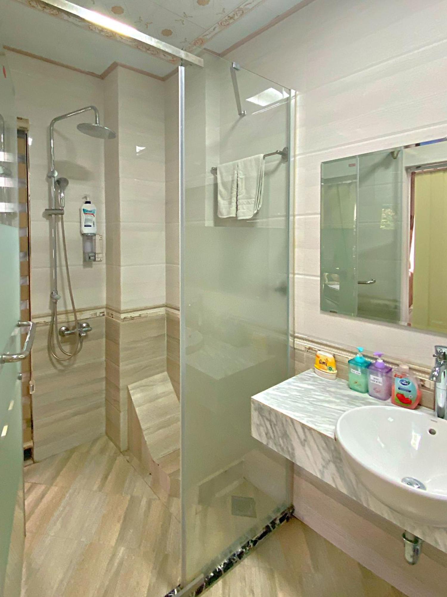 Blue Diamond Hotel Ха Лонг Екстериор снимка