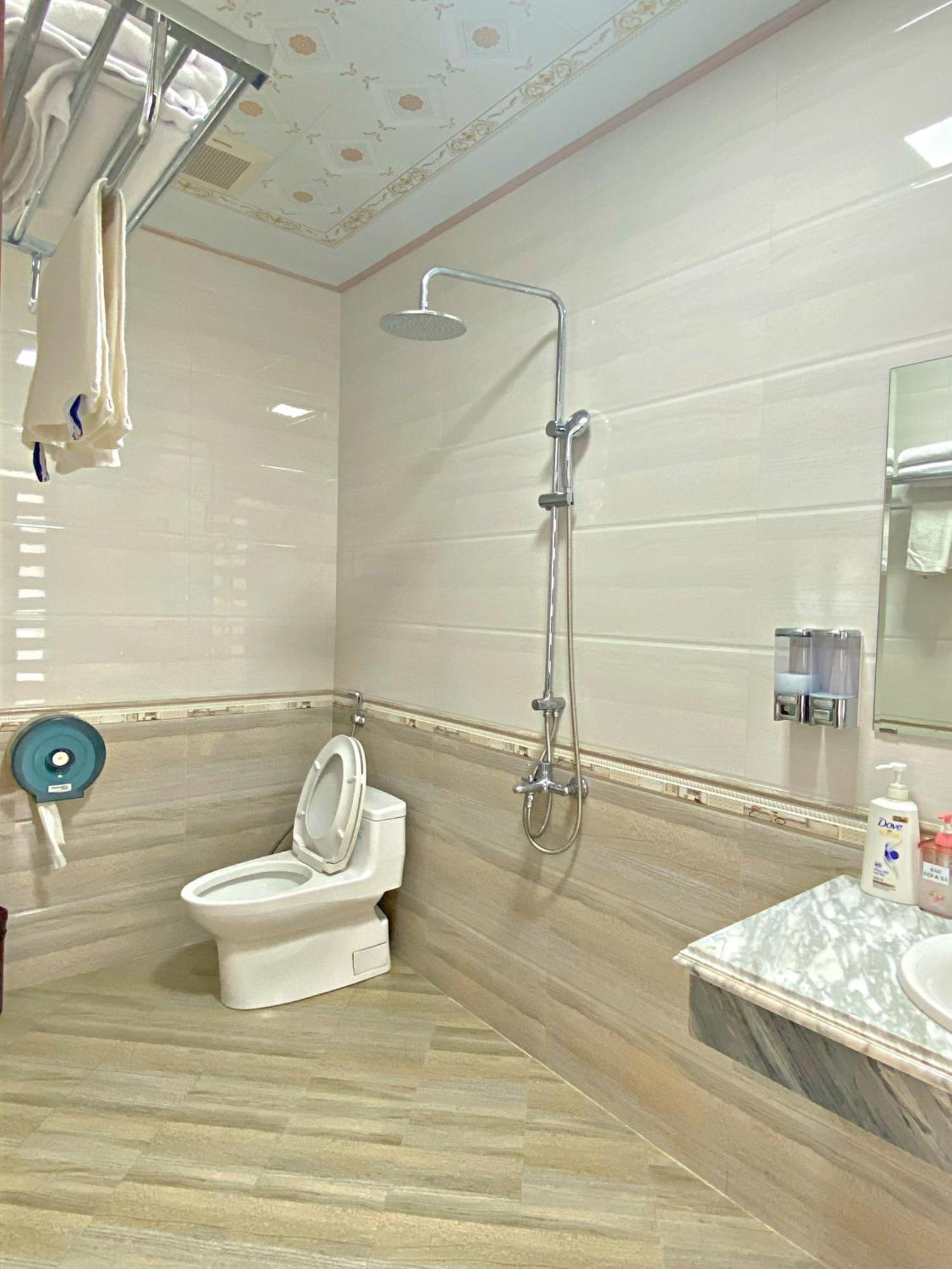 Blue Diamond Hotel Ха Лонг Екстериор снимка
